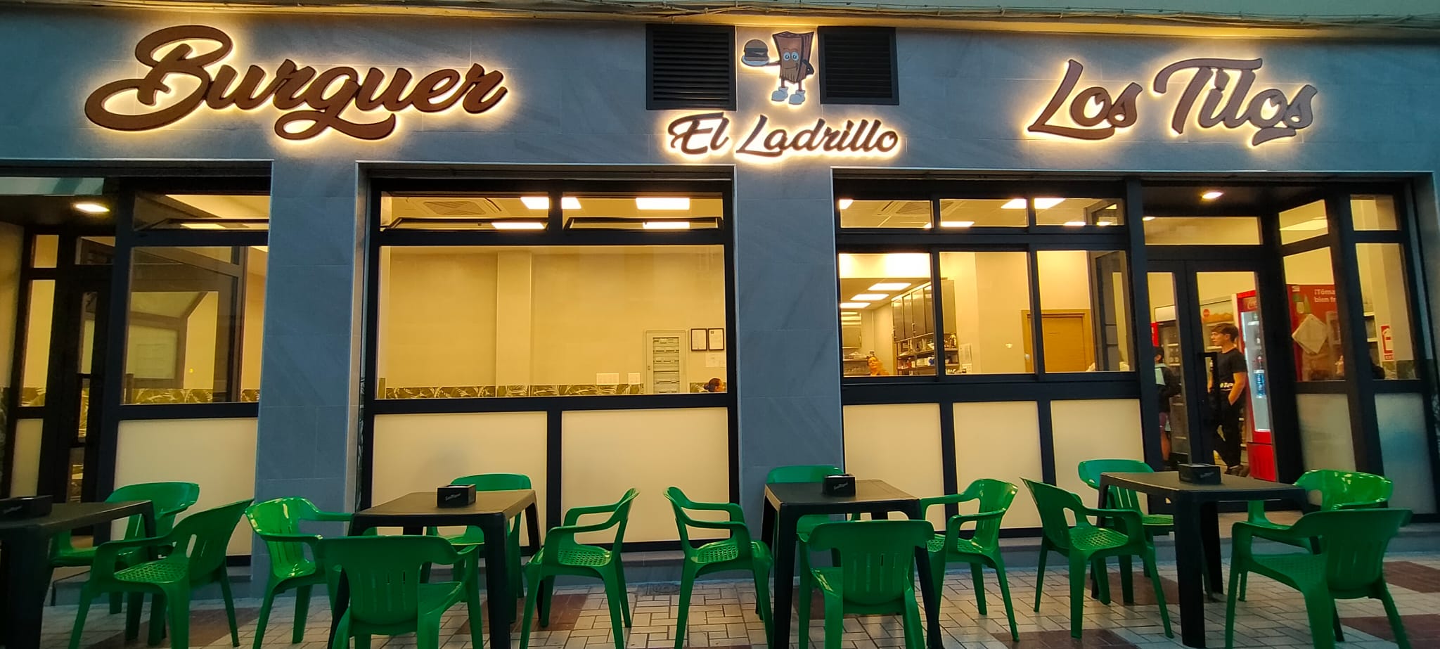 Fachada de Burguer Los Tilos